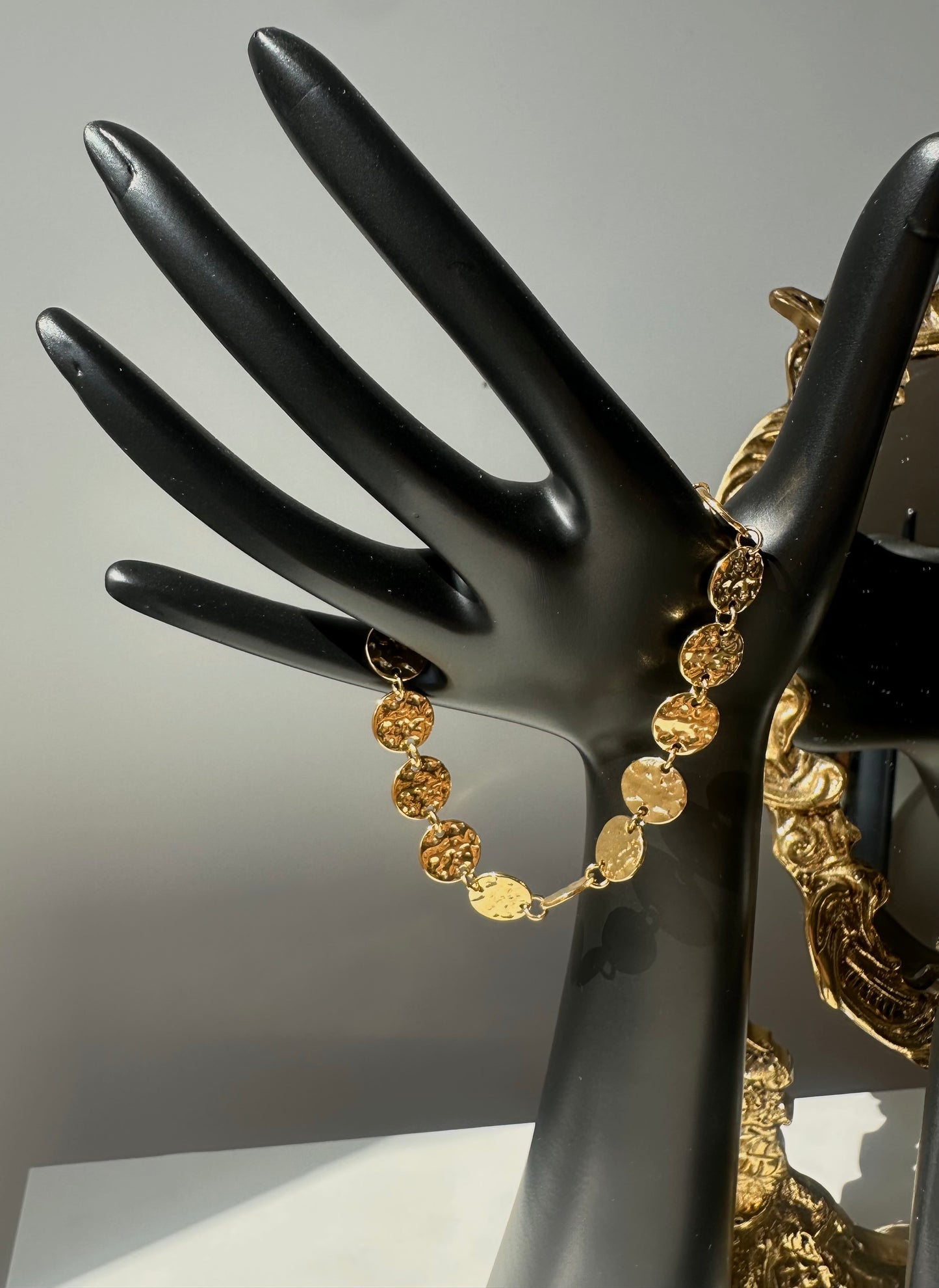 Bracelet relief