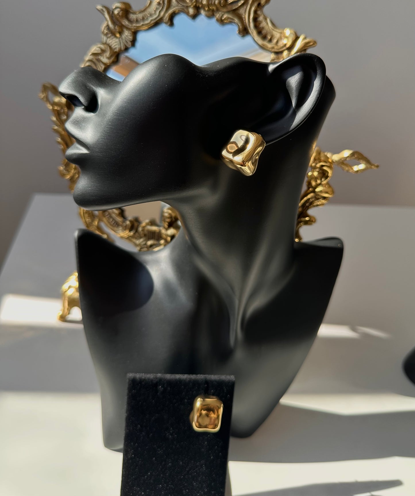 Boucle d’oreille carré