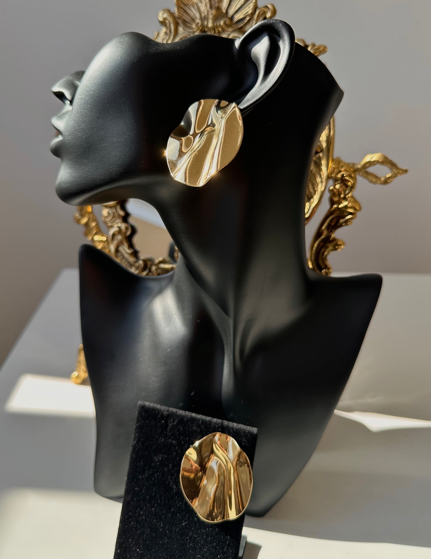 Boucle d’oreille plaque