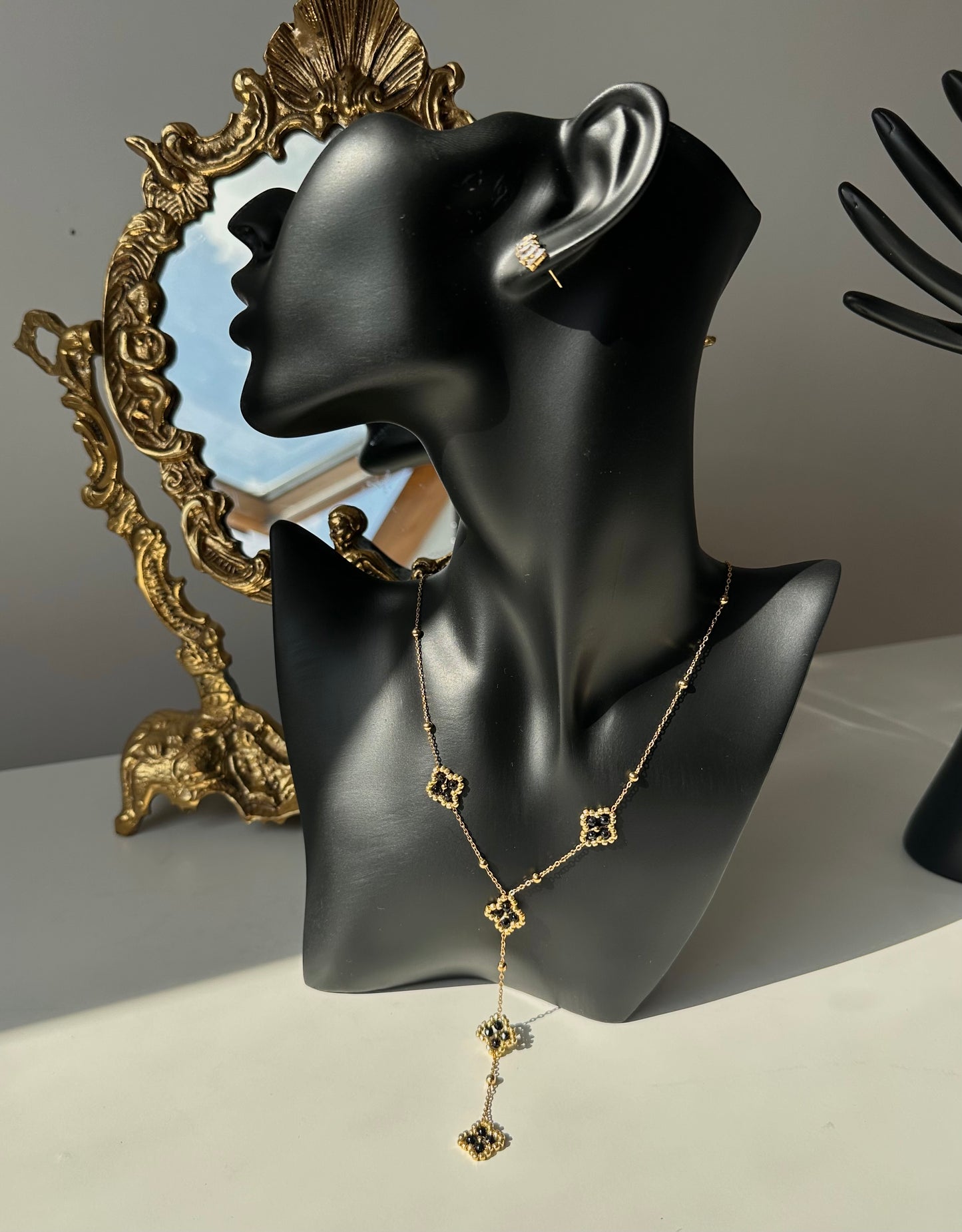 Collier trèfle noir