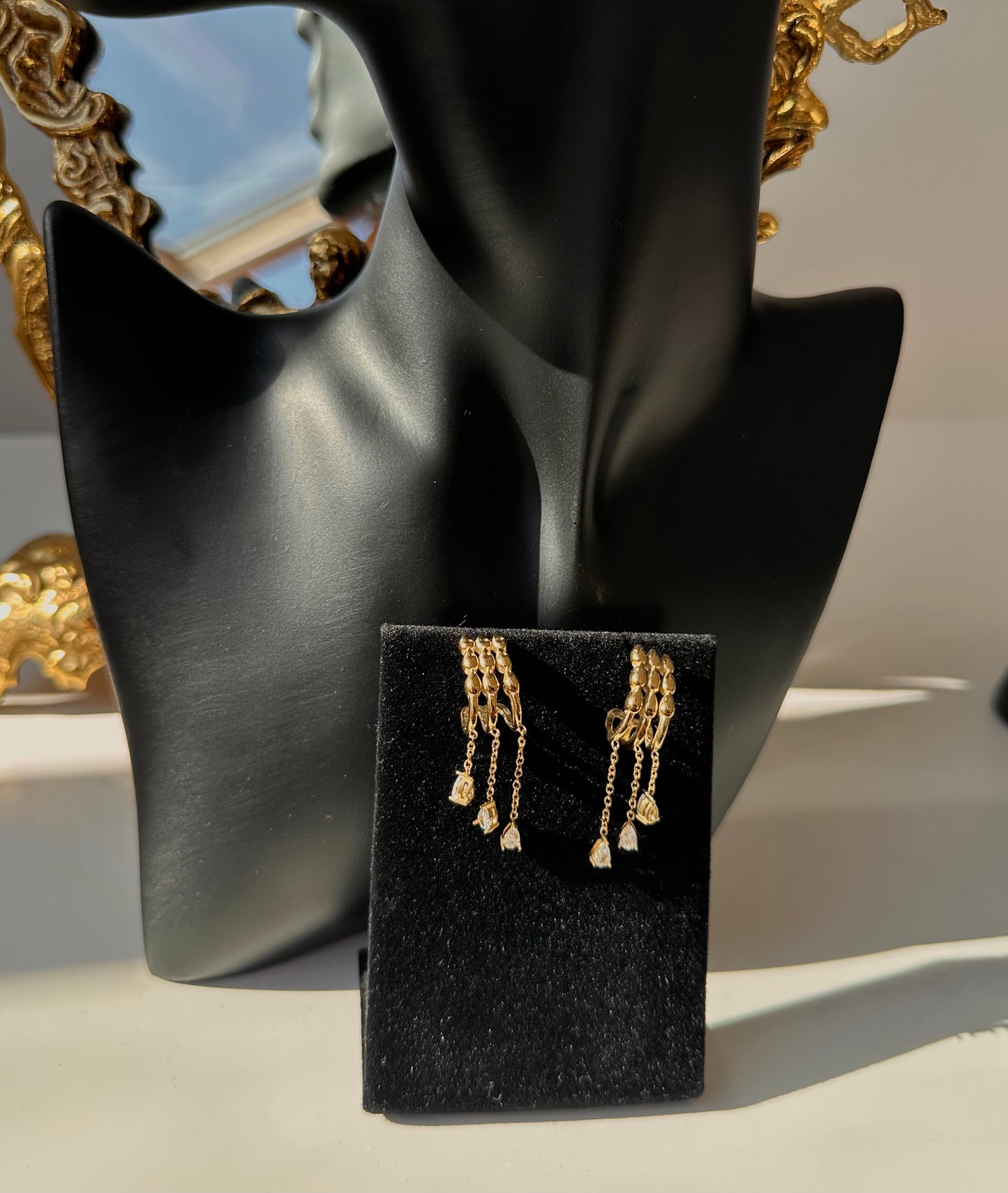 Boucle d’oreille 3 strass