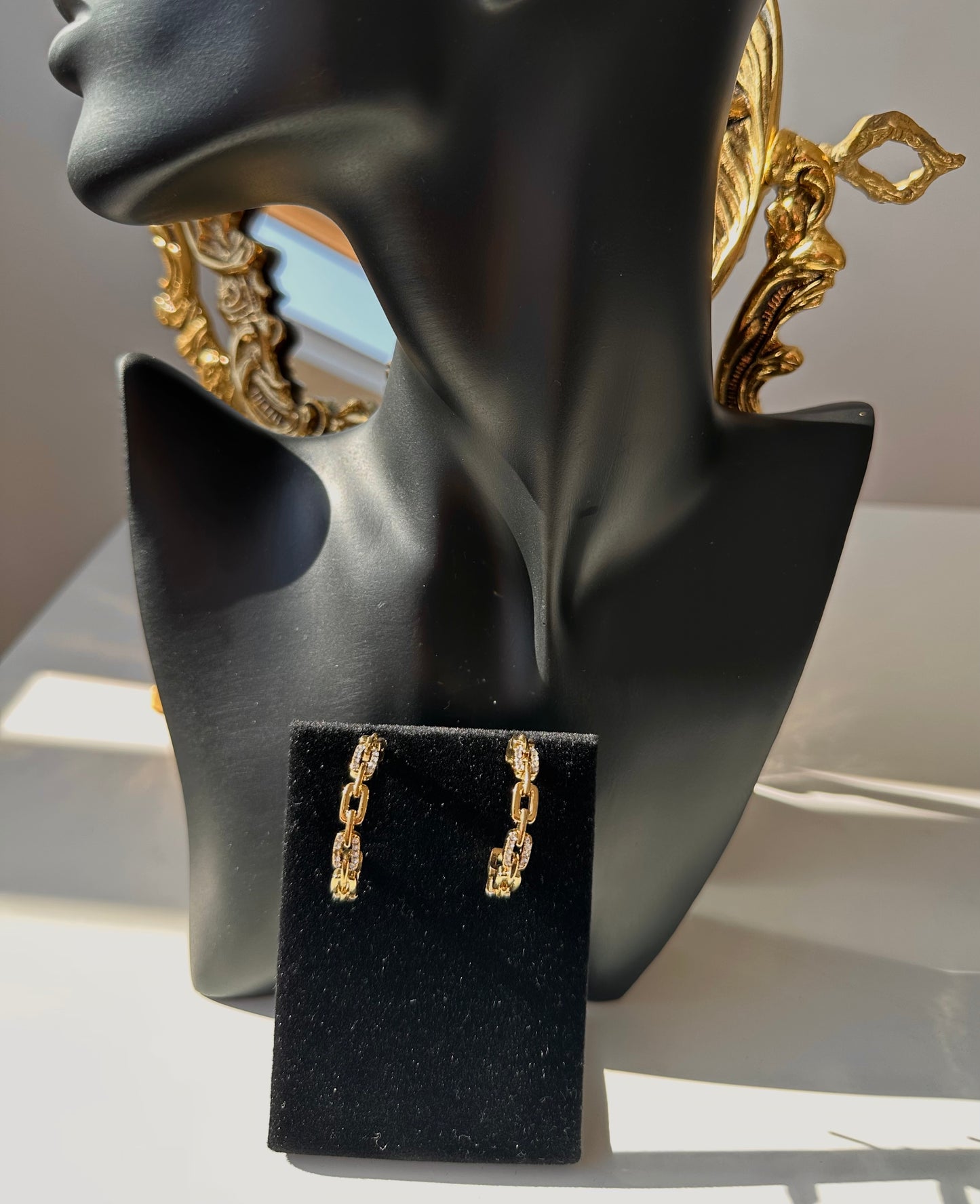 Créole dorée et strass