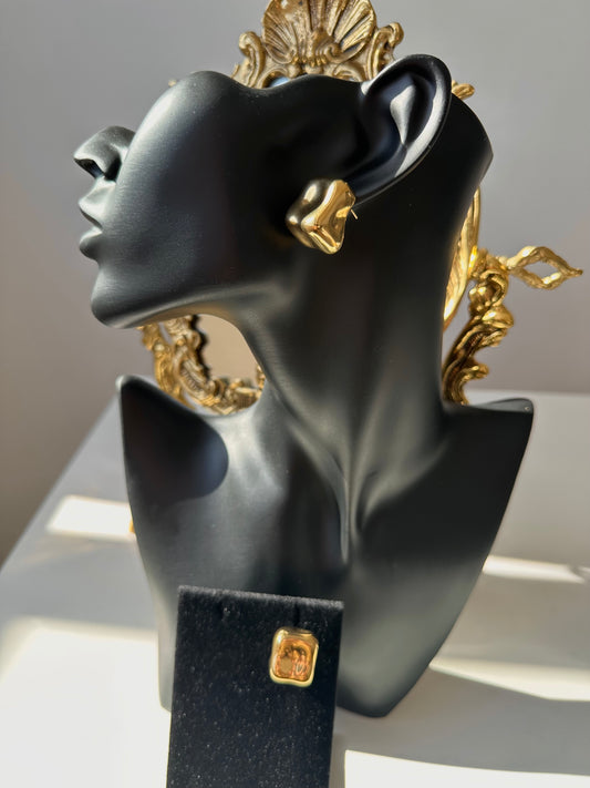 Boucle d’oreille carré