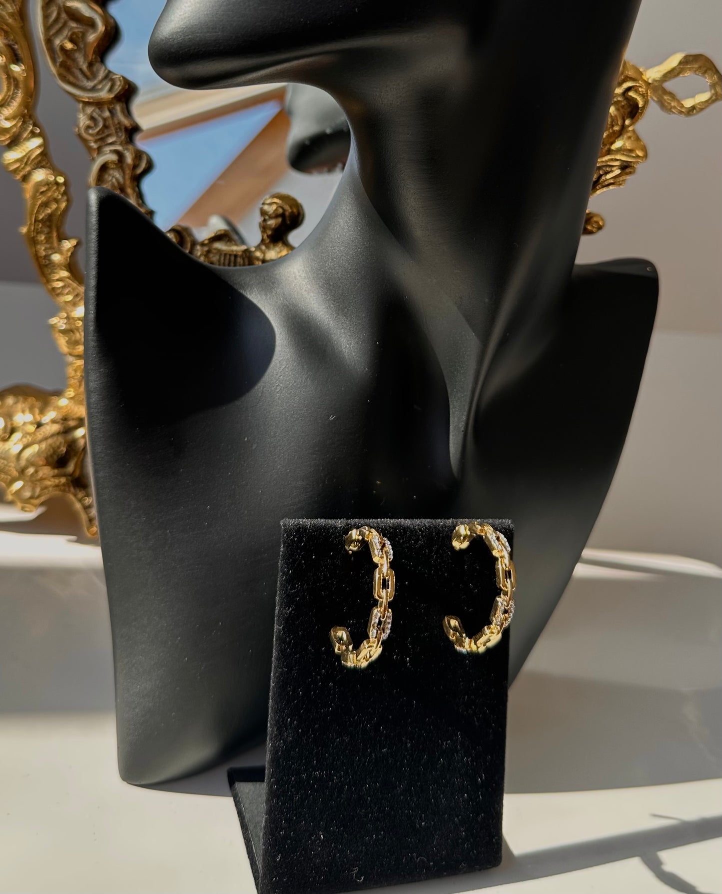 Créole dorée et strass